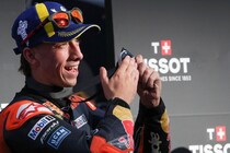 【MotoGP】アコスタ、白熱バトルの末敗れ2位も満足感「厳しい瞬間こそが、自分をより強くしてくれる」｜ポルトガルGP