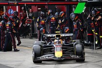 踏んだり蹴ったりのレースで最下位に終わった角田裕毅。2度のペナルティがなければ「入賞争いができる位置にいた」とレッドブル代表