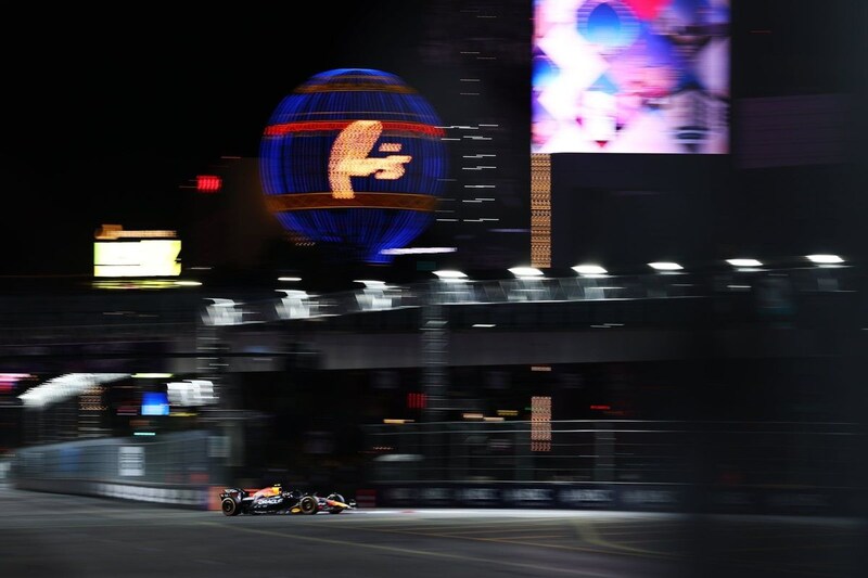 F1ラスベガスGP FP2速報｜コースメンテナンスのため2度の赤旗中断……消化不良のセッションに。角田裕毅は15番手