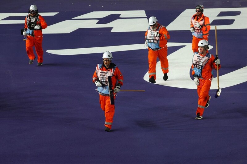 F1ラスベガスGP、またも起きたマーシャル”ニアミス”に元F1レースディレクターが喝！「あんなことは受け入れられない」