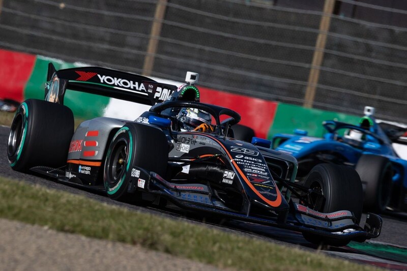 スーパーフォーミュラ第10戦でまさかの珍プレー。大湯都史樹がチェッカー後にスピン……ファン思いの“お尻ぷりぷり”が災い