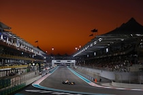 いよいよ2025年最終戦。チャンピオン争いの結末やいかに？　そして来季のシートを失った角田裕毅の一挙手一投足を見逃すな｜DAZN F1アブダビGP配信スケジュール