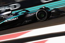 メルセデス、マクラーレンとは戦えず？　ラッセルは「レッドブルやフェラーリとの争いになる」と予想