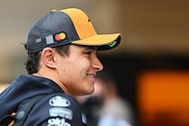 ノリスは“誰よりも速いドライバー”！　戦友サインツJr.とアルボンが成長を称賛