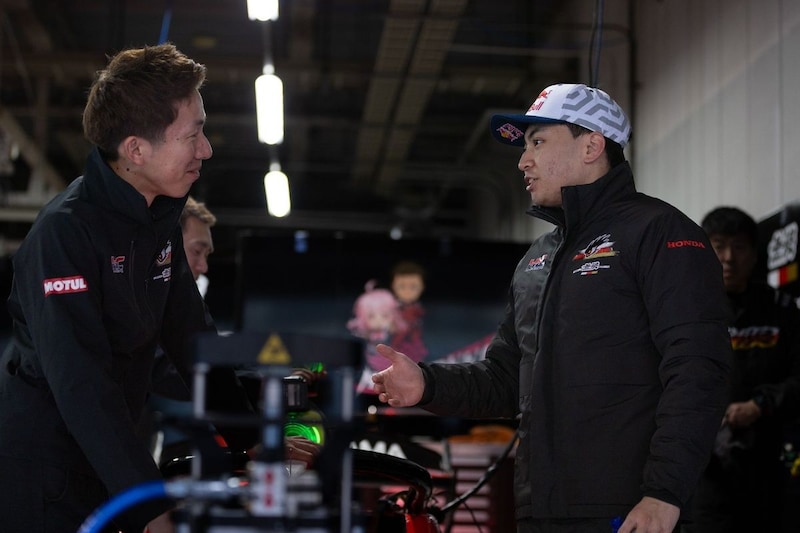 ヘリコプターで鈴鹿にやってきた岩佐歩夢。そのチャーター代は自腹……”さらに上”を目指す執念|スーパーフォーミュラ合同テスト