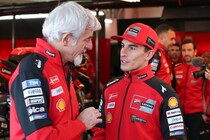 【MotoGP】ドゥカティ過去最大に複雑な契約交渉？　圧倒的強さでチャンピオンのマルケス、もう安く楽には使えない