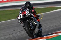MotoGPのレッグウイング規制案、2026年は一旦保留へ。アプリリアとホンダが反対に回る