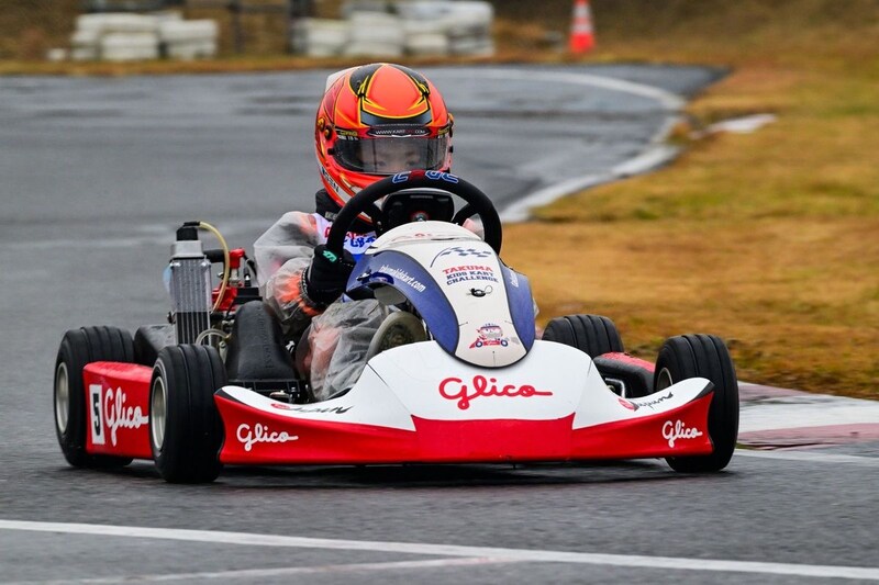 佐藤琢磨主宰TAKUMA KIDS KART ACADEMYが新東京サーキットで開催。12月の氷雨の中、堀澤惺渚（ホリザワ・セナ）がファイナルレースで勝利