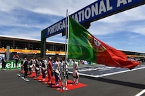 F1ポルトガルGPが2027年に2年契約で復活。舞台は2021年以来の開催となるアルガルヴェ……F1のドメニカリCEO「F1開催への関心と需要が高まっている」