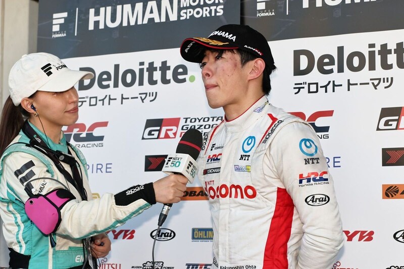 その涙には人生が詰まっている。2025年スーパーフォーミュラで目撃した号泣シーンの数々……そこに心動かすドラマを見た