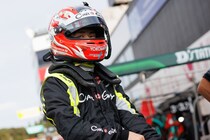 「優勝ですか？　そんなことありますか？」GT初勝利時のやり取りが話題に。20歳の小林利徠斗はなぜそんなに冷静なのか