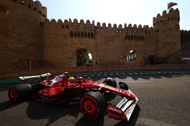 F1アゼルバイジャンFP2速報|ハミルトン首位のフェラーリ1-2! マクラーレン2台は10番手以下に沈む。角田裕毅14番手
