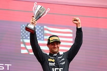 アストン育成クロフォード今季4勝目でランキング2番手浮上。デュルクセンの猛攻退ける｜FIA F2バクー フィーチャーレース