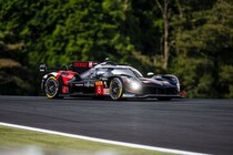 【WEC】痛恨！　トヨタ8号車追突され後退……トヨタ勢は2台揃って後方からの追い上げ目指す