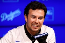 セルジオ・ペレス、F1復帰に向けてキャデラックのシミュレータを初ドライブ