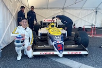 佐藤琢磨がウイリアムズFW11でデモ走行披露……V6ターボの超絶パワーに感激。そして角田裕毅にエール「いつでも乗れるように準備しておいて欲しい」