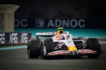 レーシングブルズ、2026年のレーシングスーツを一足先にお披露目。ファンからは好評の声