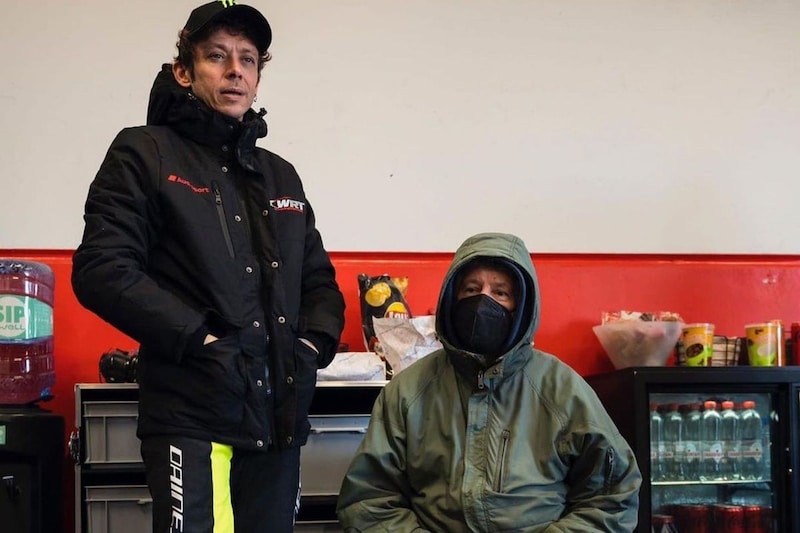 バレンティーノ・ロッシ、実父グラツィアーノとの確執が明らかに「恋愛関係が、家族関係を破壊」