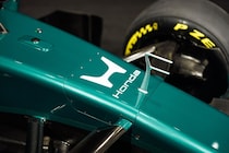 ホンダ「新Hマーク」、アストンマーティンのF1マシンに掲示。2026年から新タッグスタート