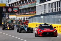 メルセデス、2026年は単独でのF1セーフティカー／メディカルカー供給に。同社のSC登場30周年