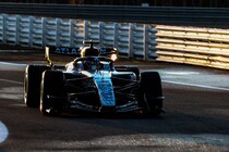ウイリアムズの新車FW48、ついにコースデビュー！　シルバーストンでシェイクダウン実施