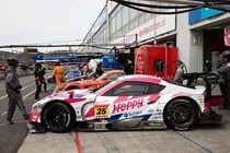 「退路を断つ覚悟で挑みます」HOPPY team TSUCHIYA、2026年スーパーGT参戦体制を発表。有望株の洞地遼大が新加入
