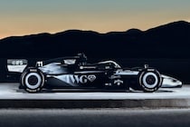 F1新規参戦キャデラックがカラーリングを発表。左右非対称、ボッタス＆ペレスのベテランコンビらしい“オトナの”色合い