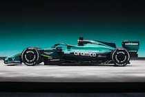 アロンソ「アストンマーティンをより強いチームにしていくのが楽しみだ」　ニューマシンAMR26発表に際し、ドライバーふたりがコメント