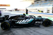 メルセデスにPU、レッドブルに“組み立て作業”のトラブル発生。F1バーレーンテスト2日目午前を棒に振る格好に