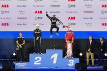 ダ・コスタ、巧みな戦略で2024年以来の優勝。日産ローランド3位｜フォーミュラE第5戦ジェッダE-Prix