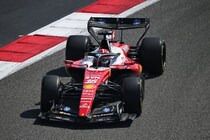 第2回F1バーレーンテスト最終日午前：アストンマーティン・ホンダはPU系の問題で2周のみ。好調メルセデスにトラブル、最速はルクレール