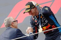 F1ドメニカリCEO、”今のF1面白くない”発言のフェルスタッペンが早期引退する可能性を完全否定「彼はF1を愛しているが、言いたいことを言うんだ」