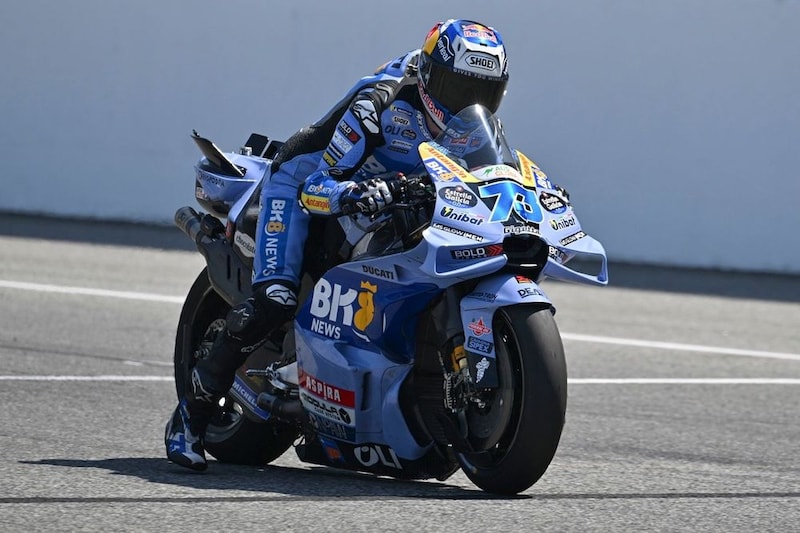 MotoGPブリーラムテスト初日｜アレックス・マルケスが最速マーク。兄マルクは2度転倒……ヤマハ下位に沈む