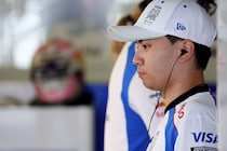 そこには自分が“勝ってきた”相手もいる……ライバルの活躍を間近で見届けるF1リザーブ、岩佐歩夢の心情は「悔しさを抱いても何も変わらない」