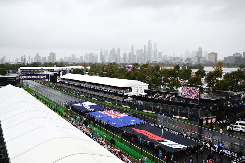 中東情勢緊迫の中、F1オーストラリアGPは予定通り開催へ。足止めされた一部スタッフにはチャーター便が手配……主催者も準備万端をアピール