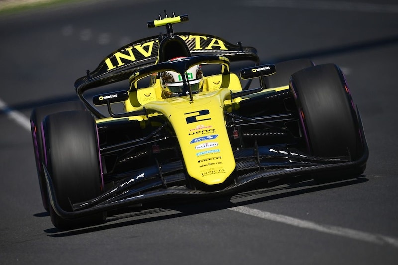 デュルクセン盤石! ”年跨ぎ”で連勝果たす。宮田莉朋も粘りの走りで5位|FIA F2メルボルン フィーチャーレース