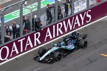 ラッセルが新時代最初のウイナーに！　メルセデスがワンツー。アストン2台は完走ならず｜F1オーストラリアGP決勝