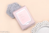 エテュセ25年夏新作コスメ｜拭き取るだけでつるんと透明感のある肌に♡『ピーリングケアシート』を口コミ