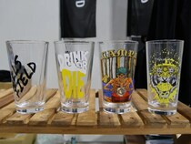 【のんべぇ必見】焚き火が3倍ウマくなる「キャンプ酒」と「グラス」特集｜Amazonブラックフライデー