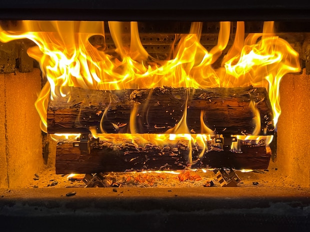 薪ストーブユーザーマストバイ!?ファイヤーサイドの「薪一発」が想像を超える便利さだった