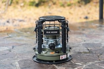 小型石油ストーブおすすめ15選｜冬キャンプを快適にするコンパクト暖房ギア