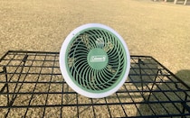 ファン×ライト×換気がこれ1台！コールマンの“3刀流”新作で、夏のテント内が劇的に快適になる