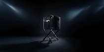 無段階＆完全フラット！車載の隙間にスルリと収まるZEN Camps最新スタンドが画期的