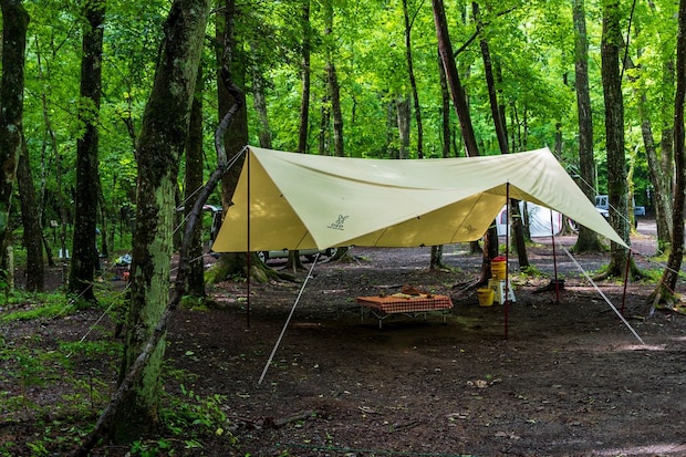 軽量タープおすすめ10選！ソロや登山で使いやすい選び方も解説