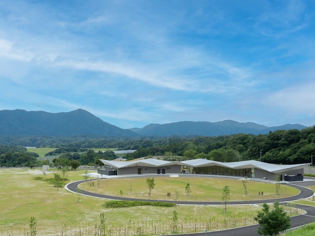 鈴鹿山脈を望む「いなべ市梅林公園 あわい」9月4日グランドオープン！キャンプや宿泊、食を楽しめる新拠点