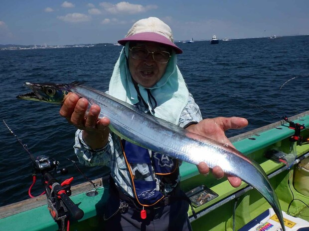 「タチウオ釣りは簡単ではないけれどそこがまた面白いね！」 &copy;釣りビジョン