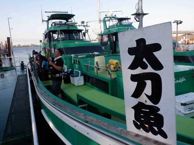 【テンビン・テンヤ・ルアー】東京湾のタチウオ、数型ともチャンス到来!絶好調!!千葉県浦安『吉野屋』
