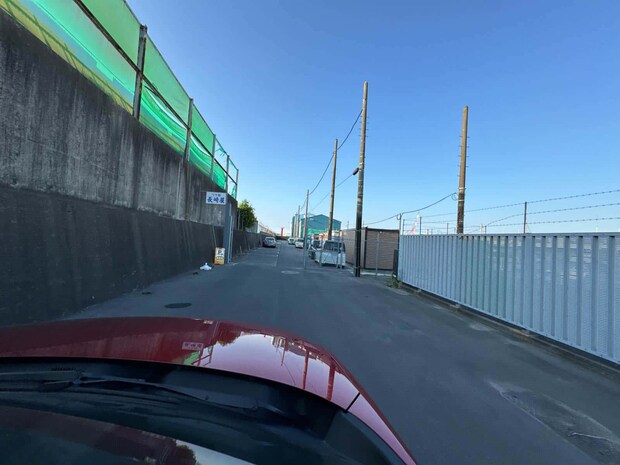 港内の“看板”が目印、このゲートを直進。 ©釣りビジョン