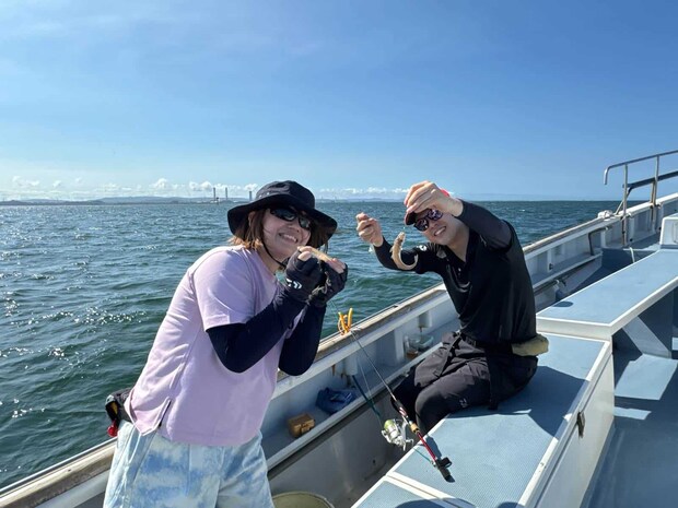 仲良くWヒット！ ©釣りビジョン