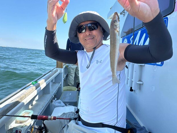釣り座を問わず良く釣れる！ ©釣りビジョン